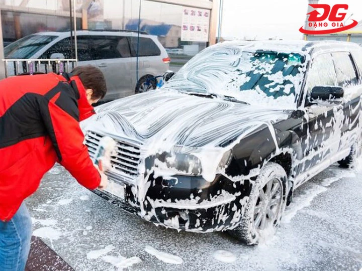 giá dịch vụ rửa xe tại C A M Detailing