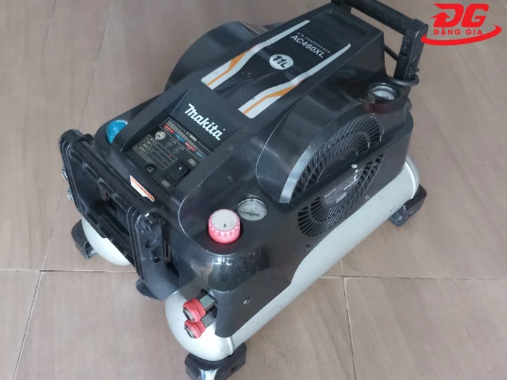 Máy nén khí không dầu Makita AC460XL