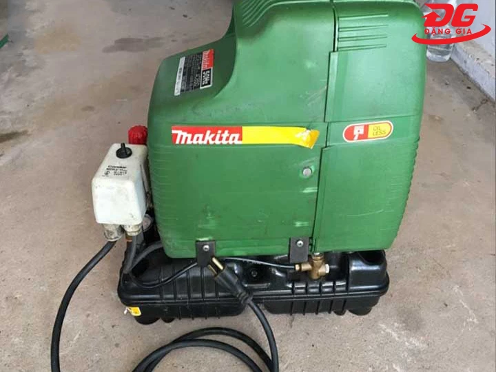 Máy nén khí mini Makita AC650