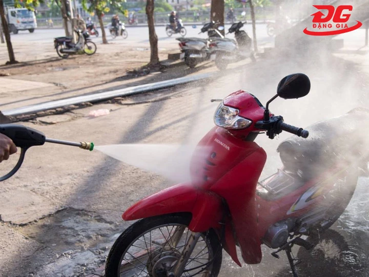 Máy rửa xe Zento mạnh mẽ