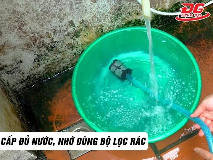 Máy rửa xe ZNC tự hút nước