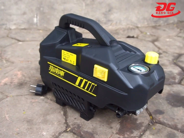 Máy rửa xe ZNC S3