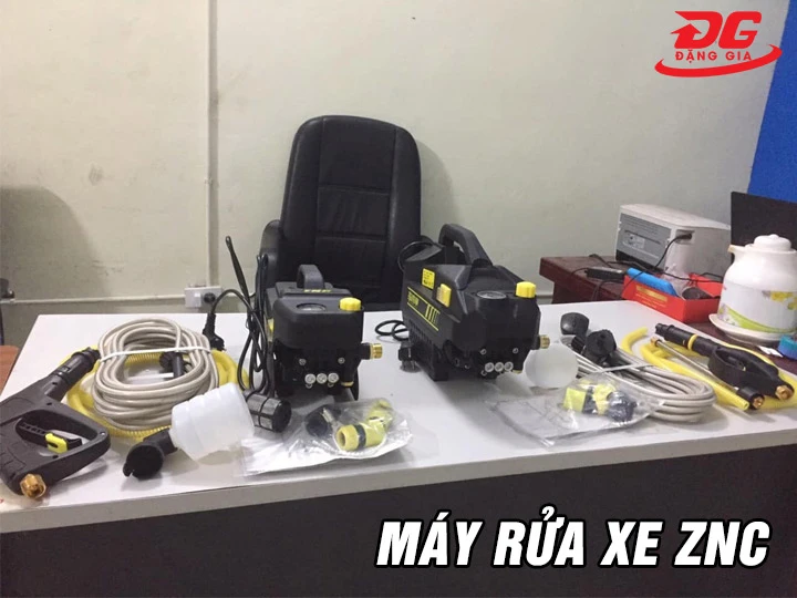 Top 6+ Máy rửa xe ZNC: Nhỏ bé - Xịt khỏe - Giá hời