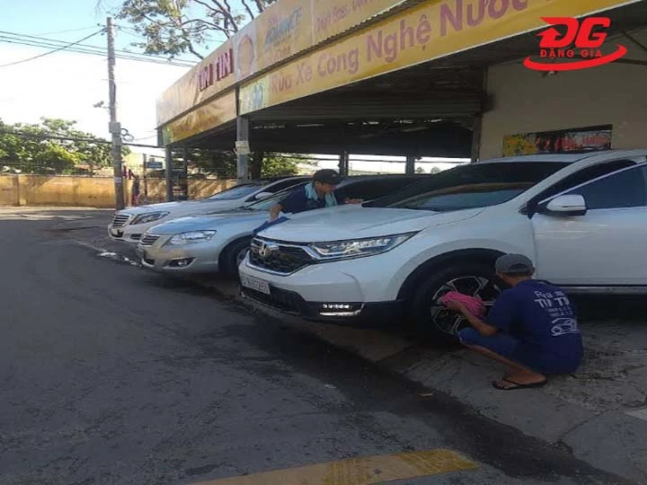 Bãi rửa xe Tin Tin