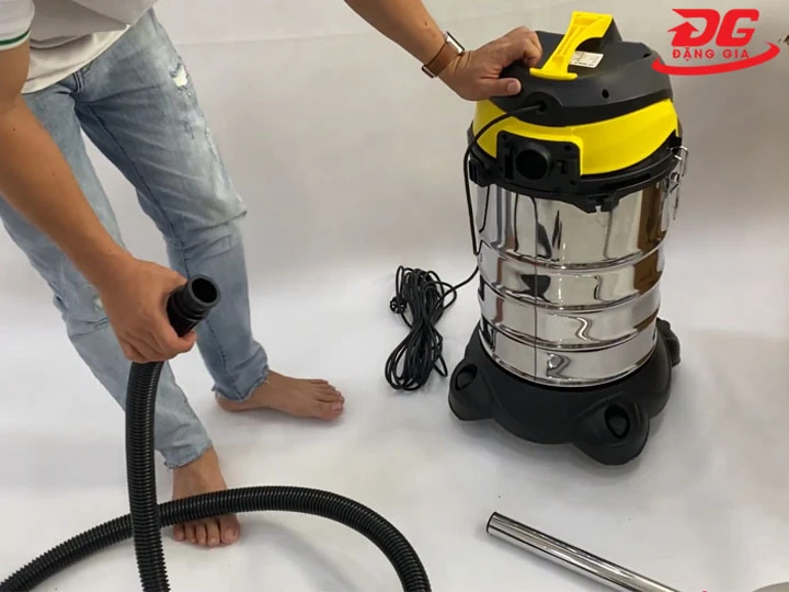 cách vệ sinh Máy hút bụi 1800W đúng cách