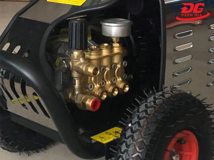 Máy rửa xe Tiger bền bỉ