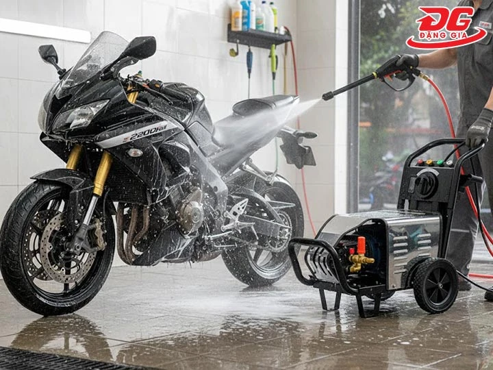 sử dụng Máy rửa xe cao áp Kumisai 2200PSI