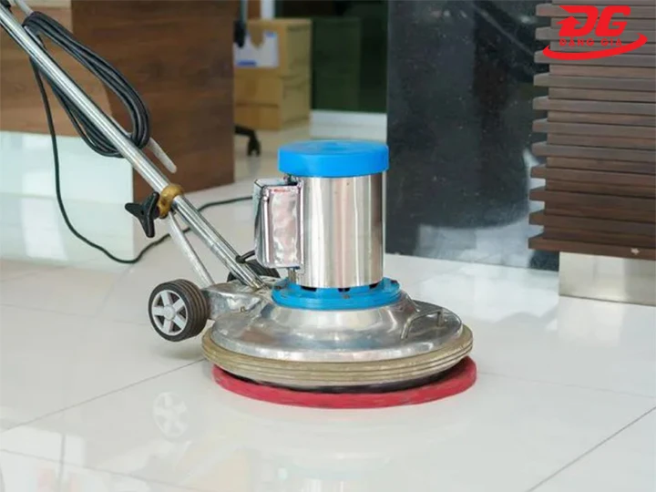 thực hiện đánh bóng