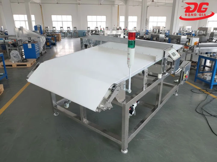 ưu điểm Máy dò kim loại công nghiệp thực phẩm AMD 1300