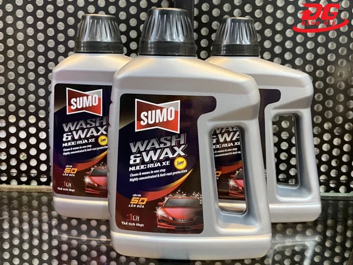 Nước rửa xe Sumo chai xám