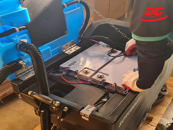 bảo dưỡng máy chà sàn tránh chập cháy