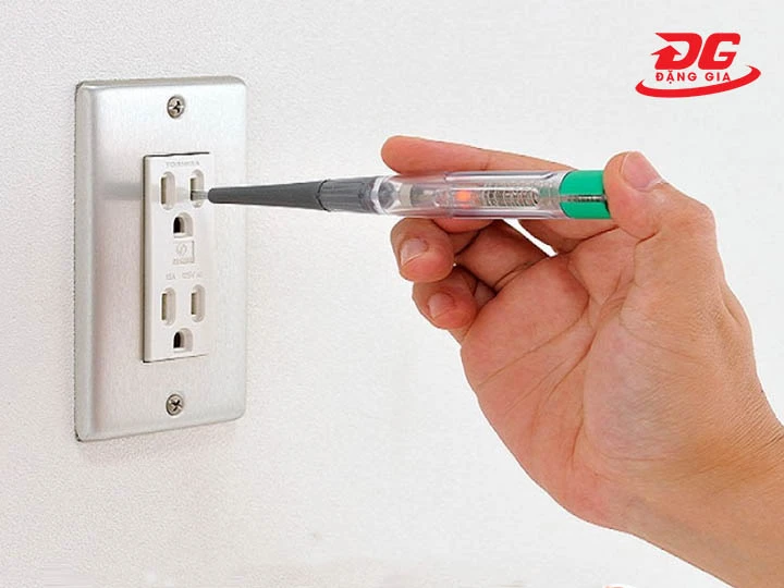 kiểm tra nguồn điện