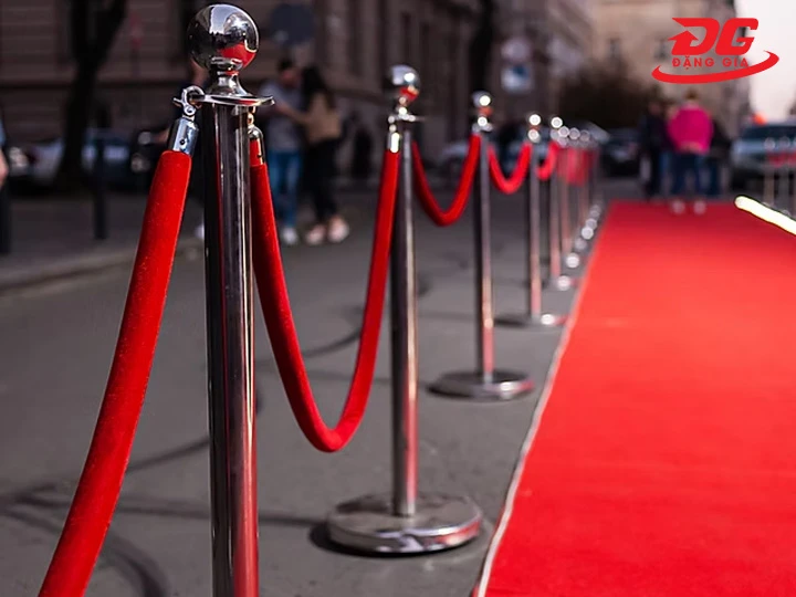 Cho thuê trụ barrier dây trùng