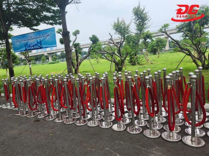 Giá cho thuê trụ barrier