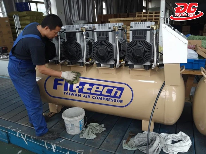 vệ sinh máy nén khí Filtech