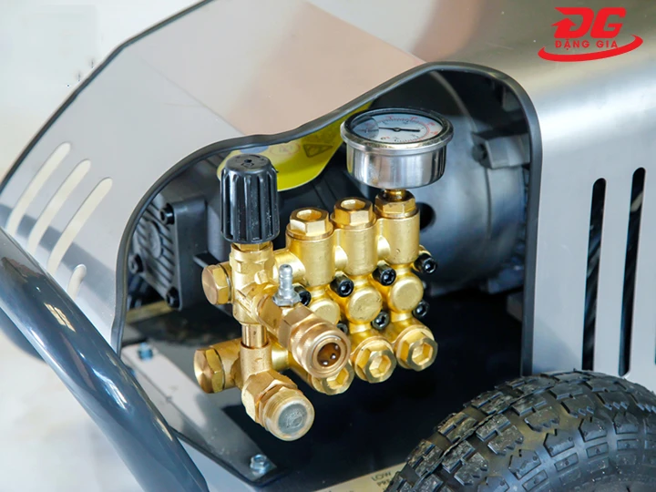 vị trí đầu bơm rửa xe 3.0kW model 3WZ-18127B