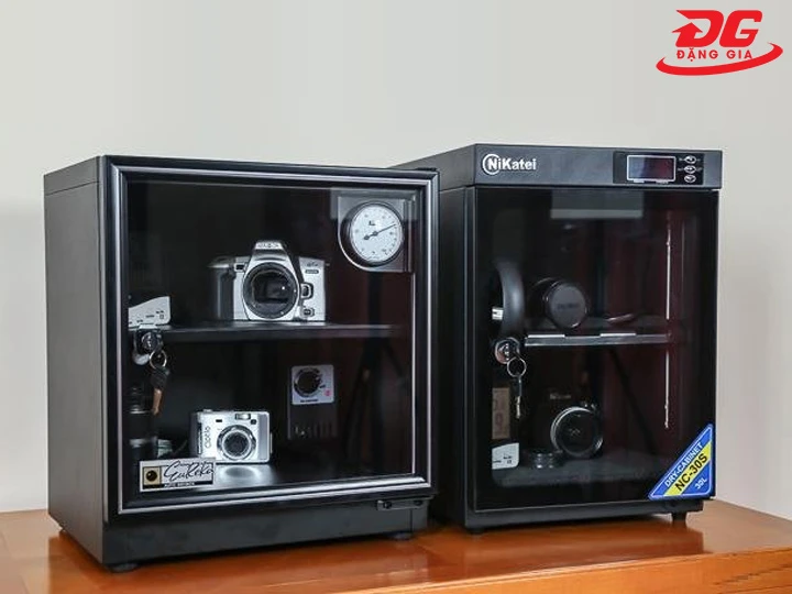 Bảo quản máy ảnh bằng tủ chống ẩm