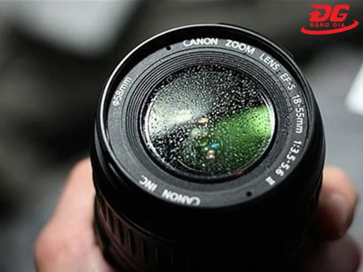 Bảo quản máy ảnh khỏi độ ẩm cao