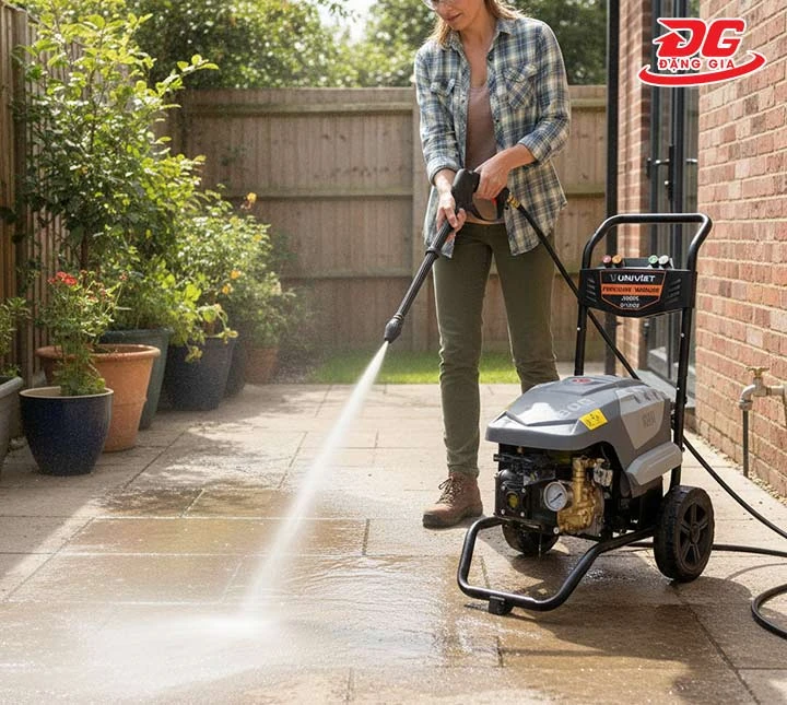 vận hành máy rửa xe Univiet