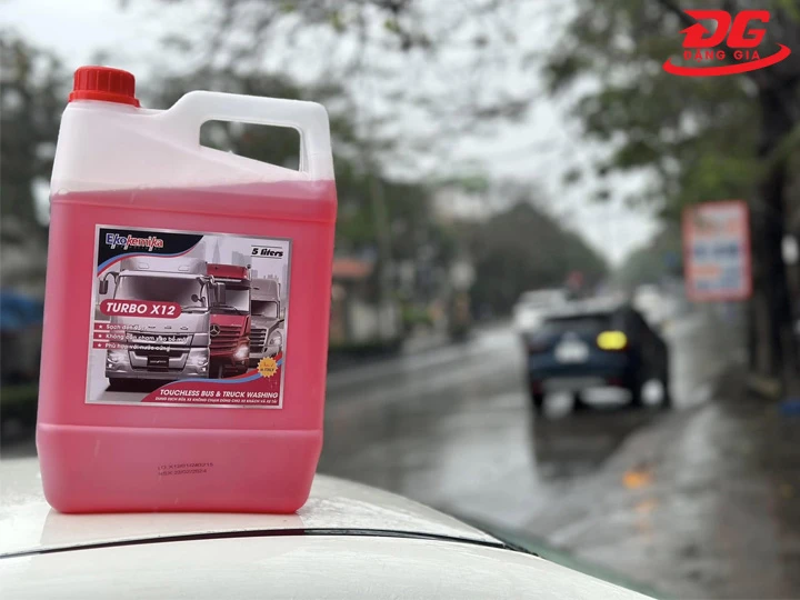 Nước rửa xe Ekokemika TURBO X12