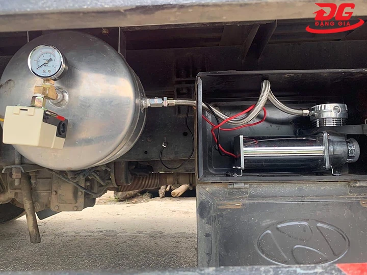 giảm tải cho máy nén khí xe tải