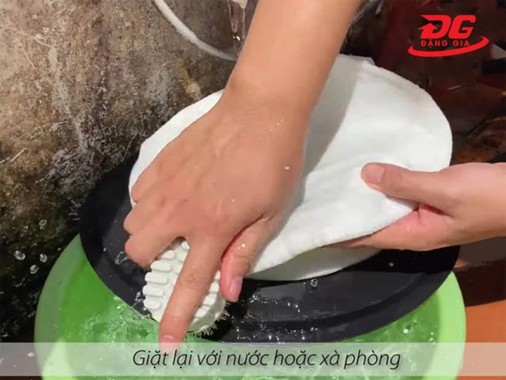 vệ sinh túi lọc máy hút bụi 70L-80L