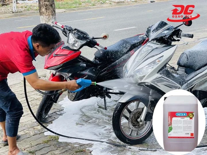 câu hỏi về nước rửa xe không chạm Nerta