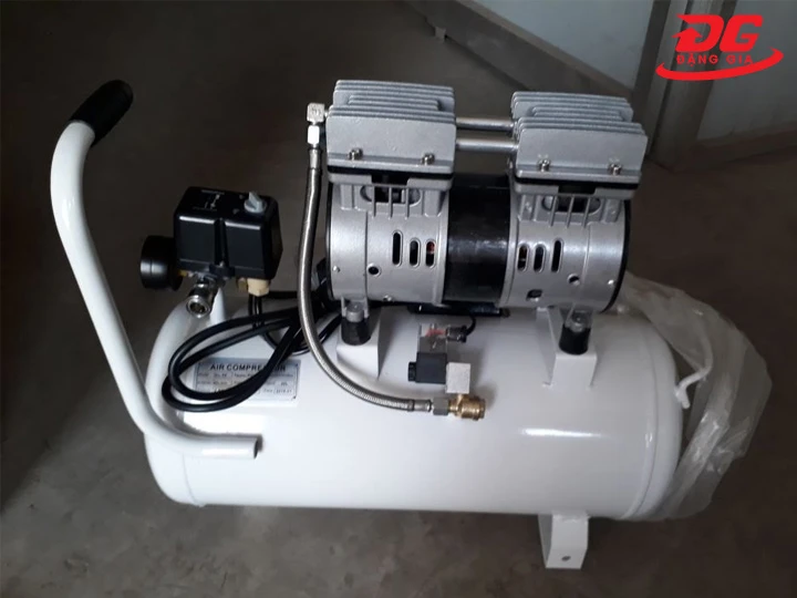 máy nén khí mini 9L chạy êm