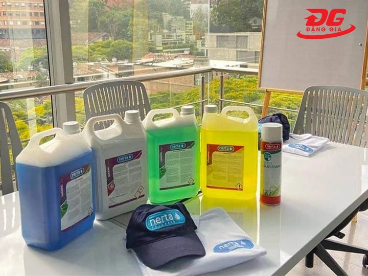 Nước rửa xe không chạm Nerta