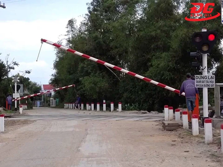 Barie chắn đường bán tự động