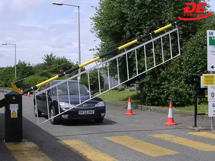 Barie chắn đường kiểm soát xe