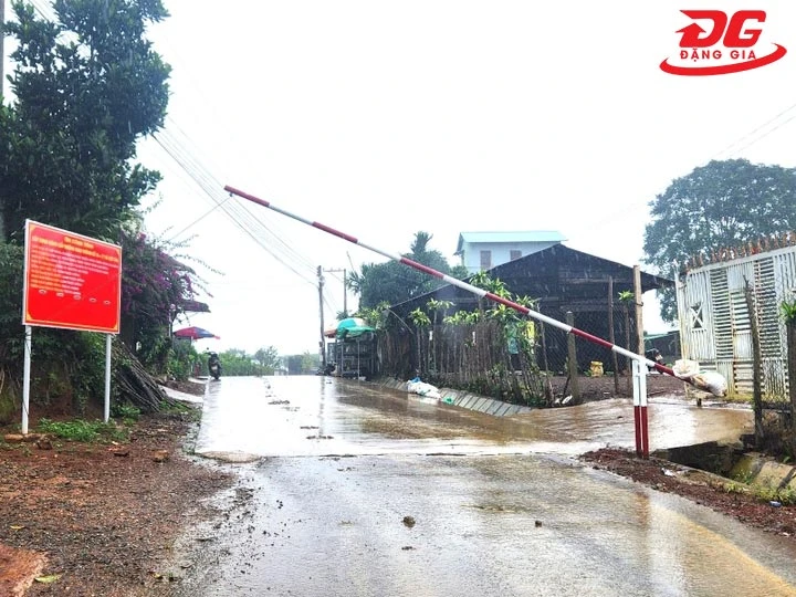 Barie chắn đường thủ công