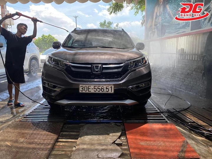 Rửa xe Toàn Láng