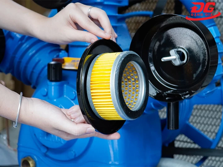 vị trí lọc gió máy nén khí