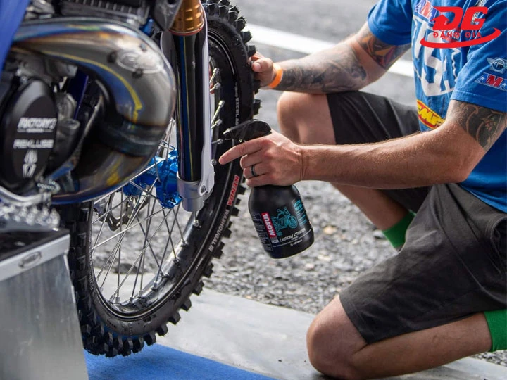 nước rửa xe Motul hiệu quả