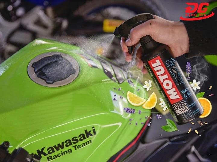 nước rửa xe Motul thơm