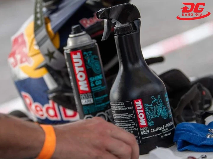 Pha nước rửa xe Motul