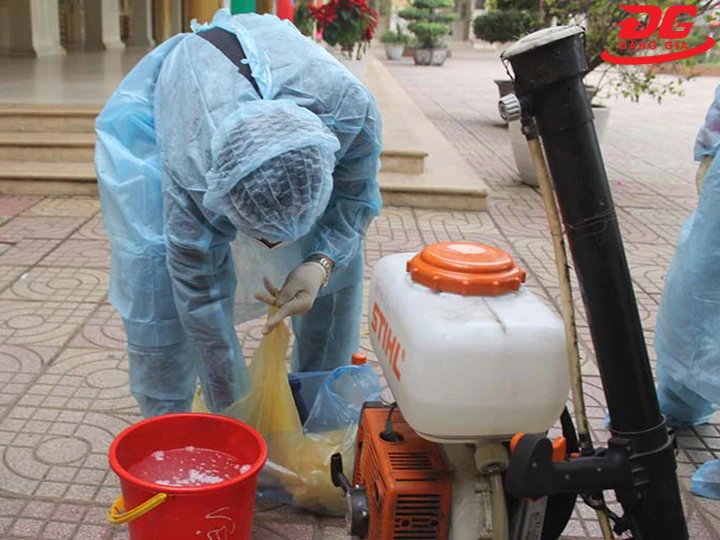 Cách pha Cloramin B 25 để phun