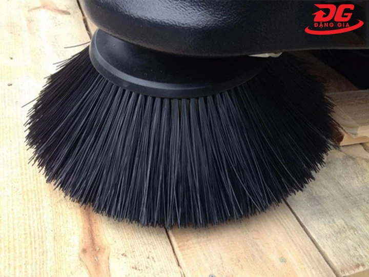 Sợi chổi chổi phụ xe quét rác ngồi lái Kumisai KMS-1800E