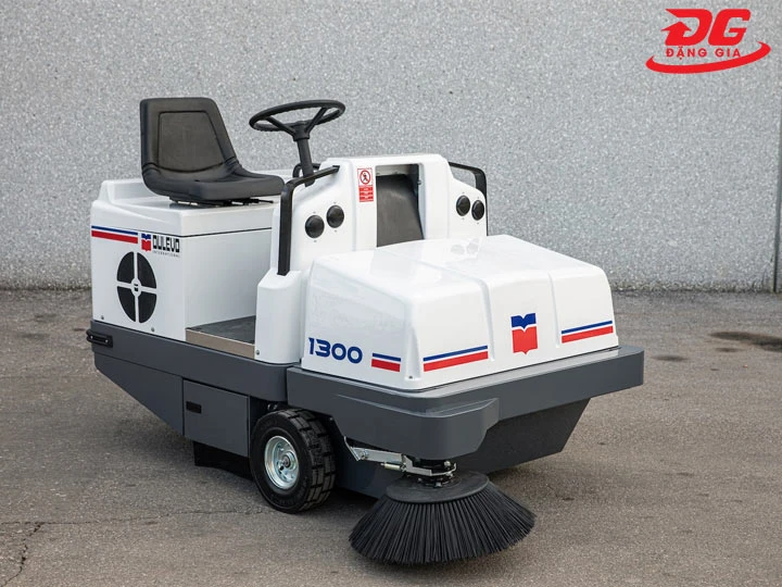 Xe quét đường Dulevo 1300