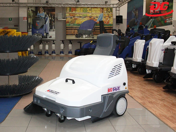 Xe quét đường Dulevo 900 Spark