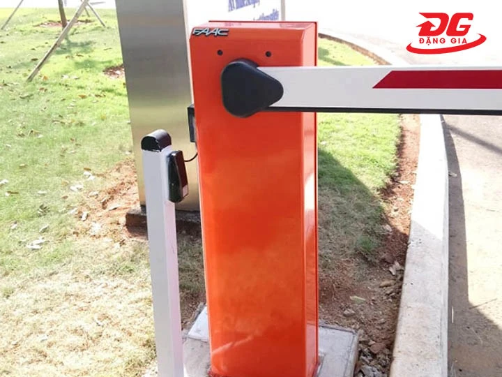 Thanh chắn barrier tự động Faac-620 rapid đóng mở dễ