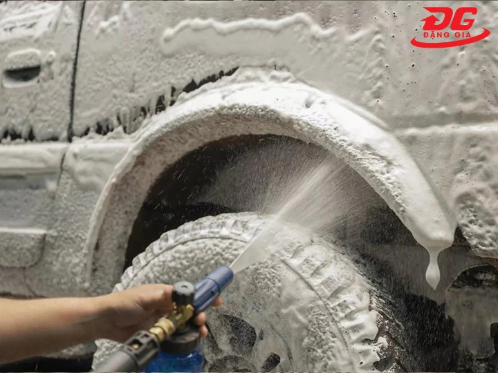 Rửa xe bọt tuyết hiệu quả