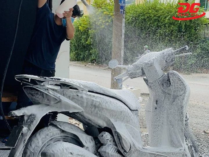 Rửa xe bọt tuyết 