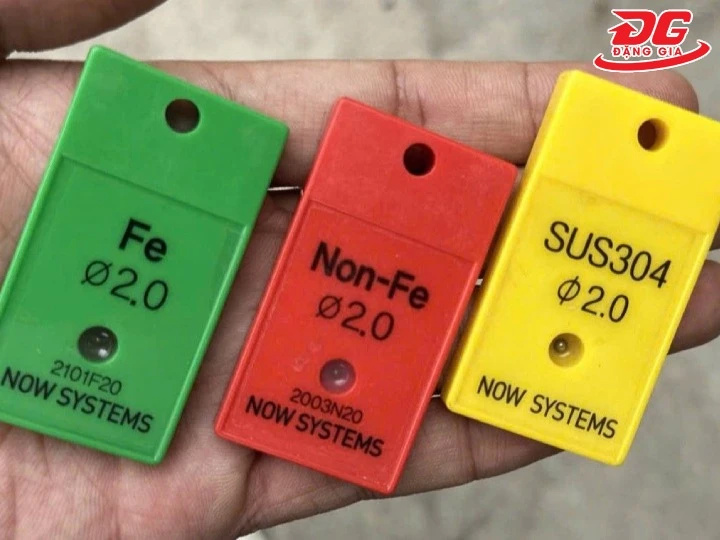 mẫu thử máy dò kim loại