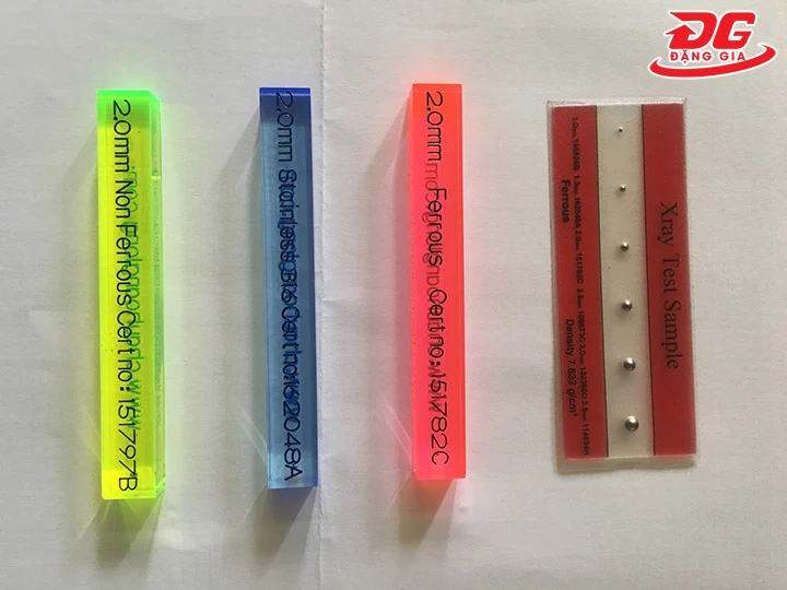 mẫu thử máy dò kim loại