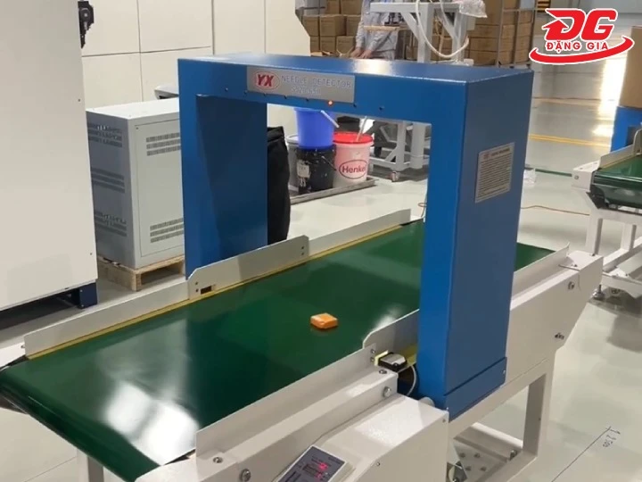 sử dụng mẫu thử máy dò kim loại