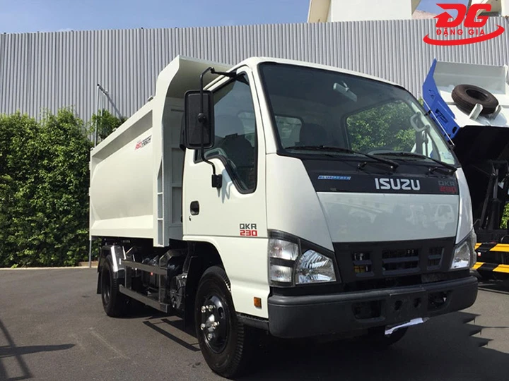 Xe chở rác 6 khối Isuzu QKR77FE4 1T8