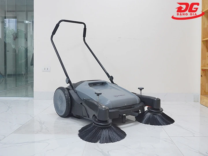 xe quét rác Kumisai đẩy tay