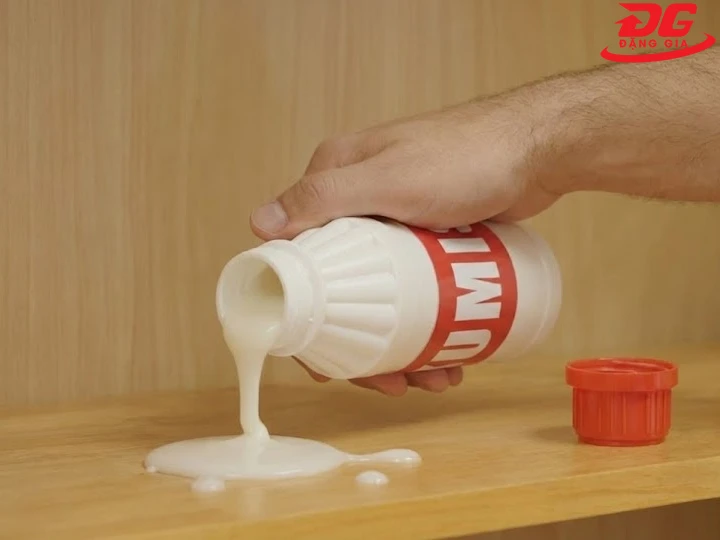 Xi nước đánh giày Kumisai dạng nước